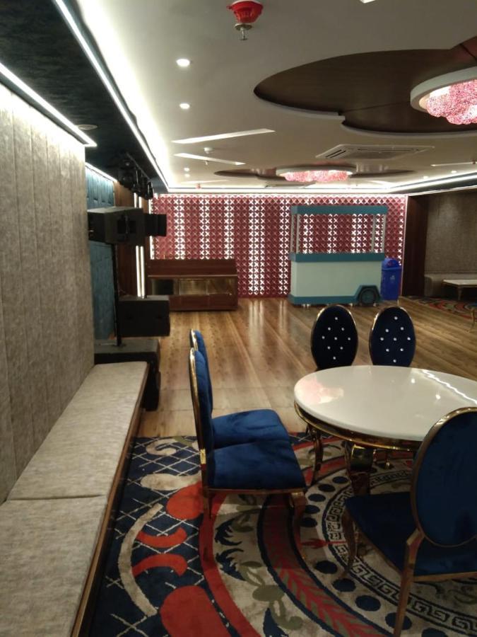 Hotel Smily 卢迪亚纳 外观 照片