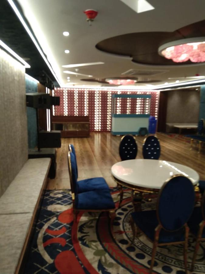 Hotel Smily 卢迪亚纳 外观 照片