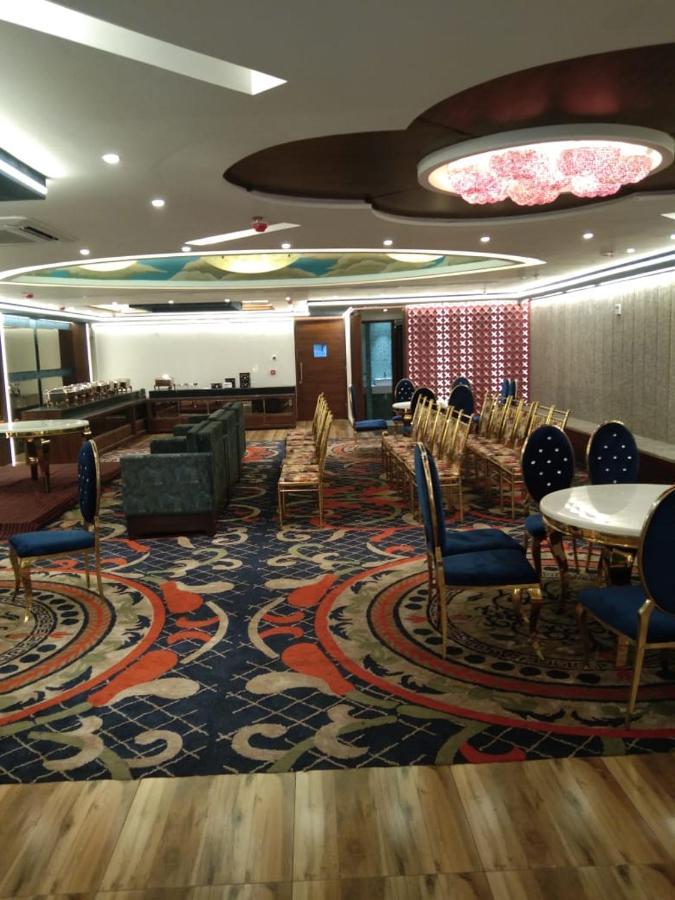 Hotel Smily 卢迪亚纳 外观 照片