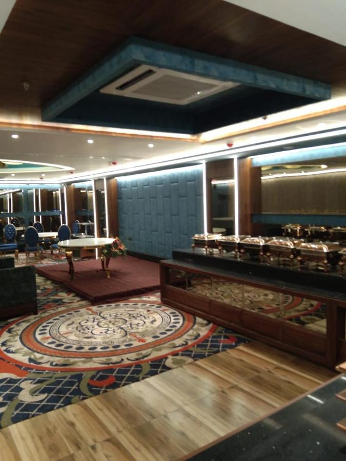 Hotel Smily 卢迪亚纳 外观 照片