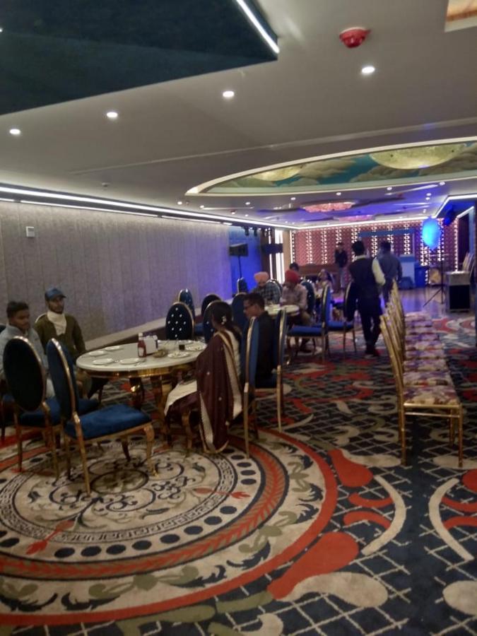 Hotel Smily 卢迪亚纳 外观 照片